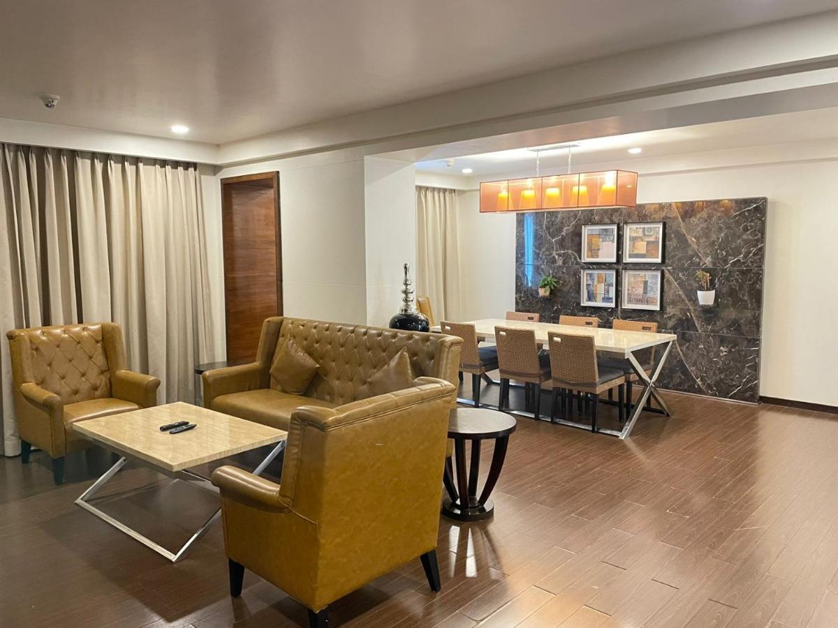 Paradigm Sarovar Portico Kākināda Eksteriør billede