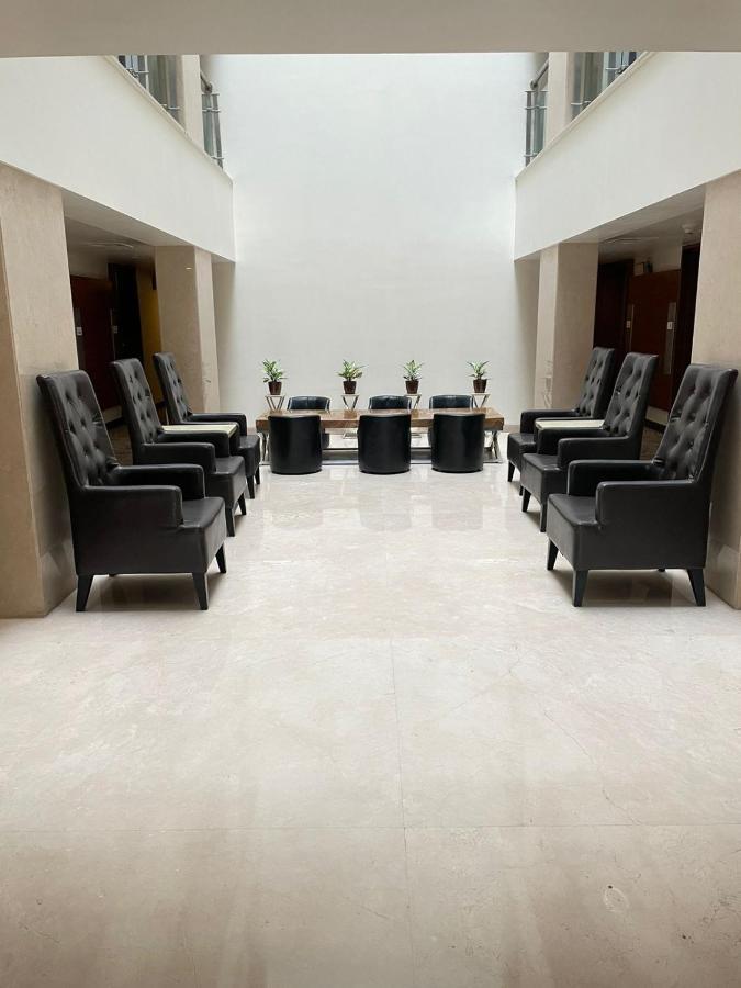 Paradigm Sarovar Portico Kākināda Eksteriør billede
