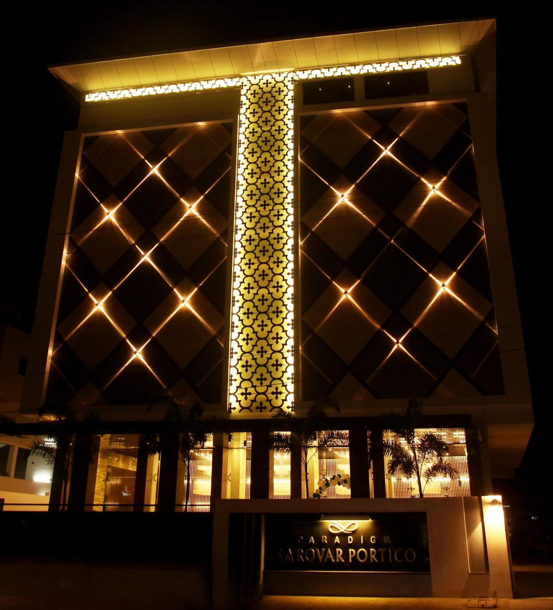 Paradigm Sarovar Portico Kākināda Eksteriør billede