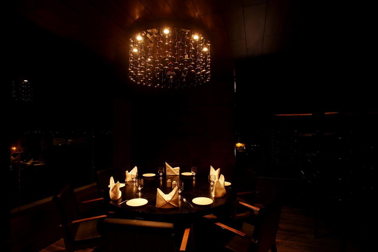 Paradigm Sarovar Portico Kākināda Eksteriør billede