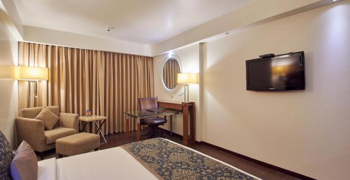 Paradigm Sarovar Portico Kākināda Eksteriør billede