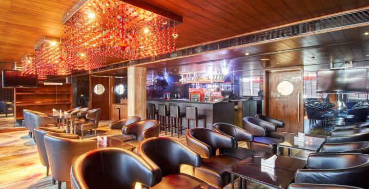 Paradigm Sarovar Portico Kākināda Eksteriør billede